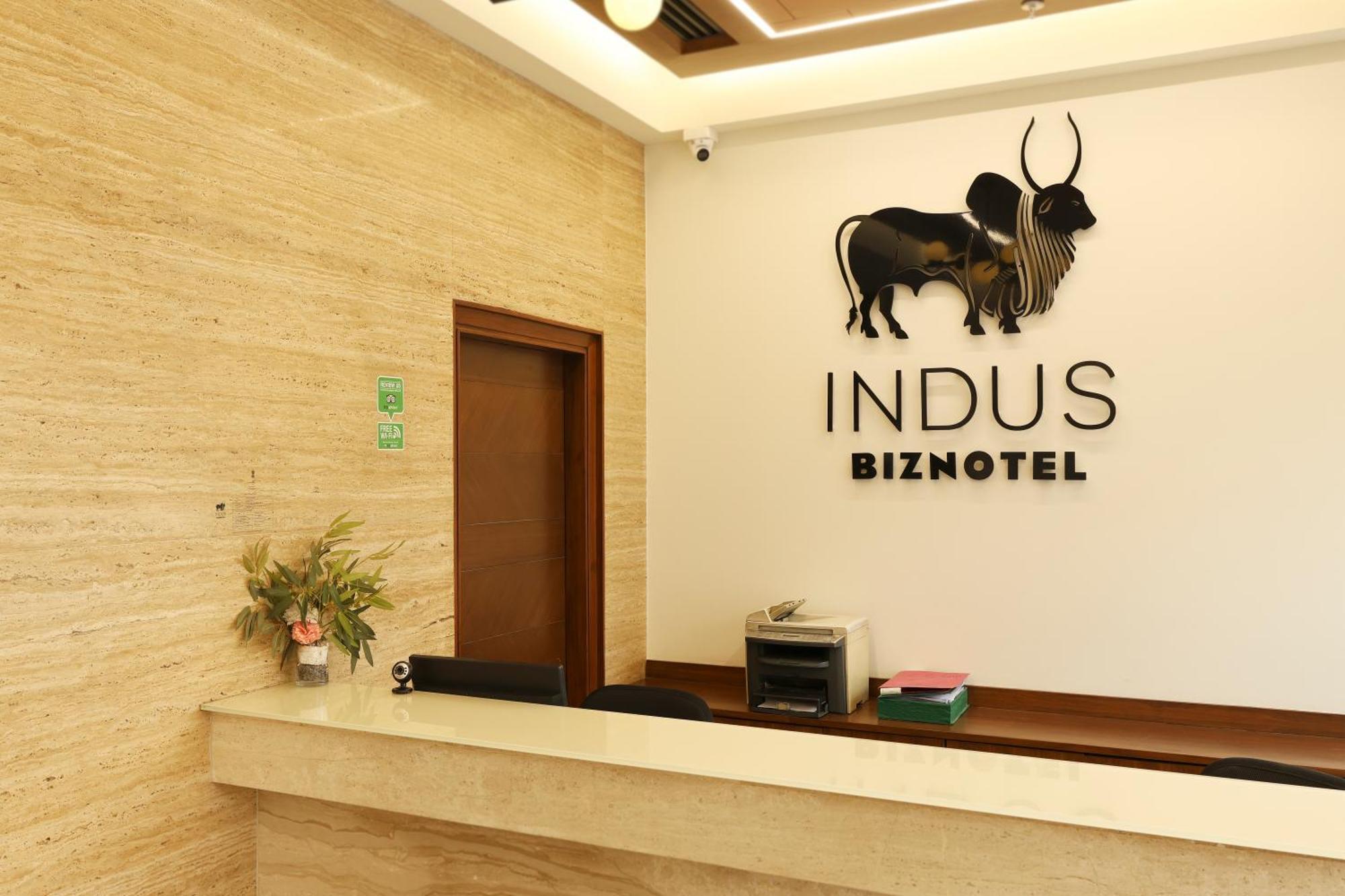 Indus Biznotel Neu-Delhi Exterior foto