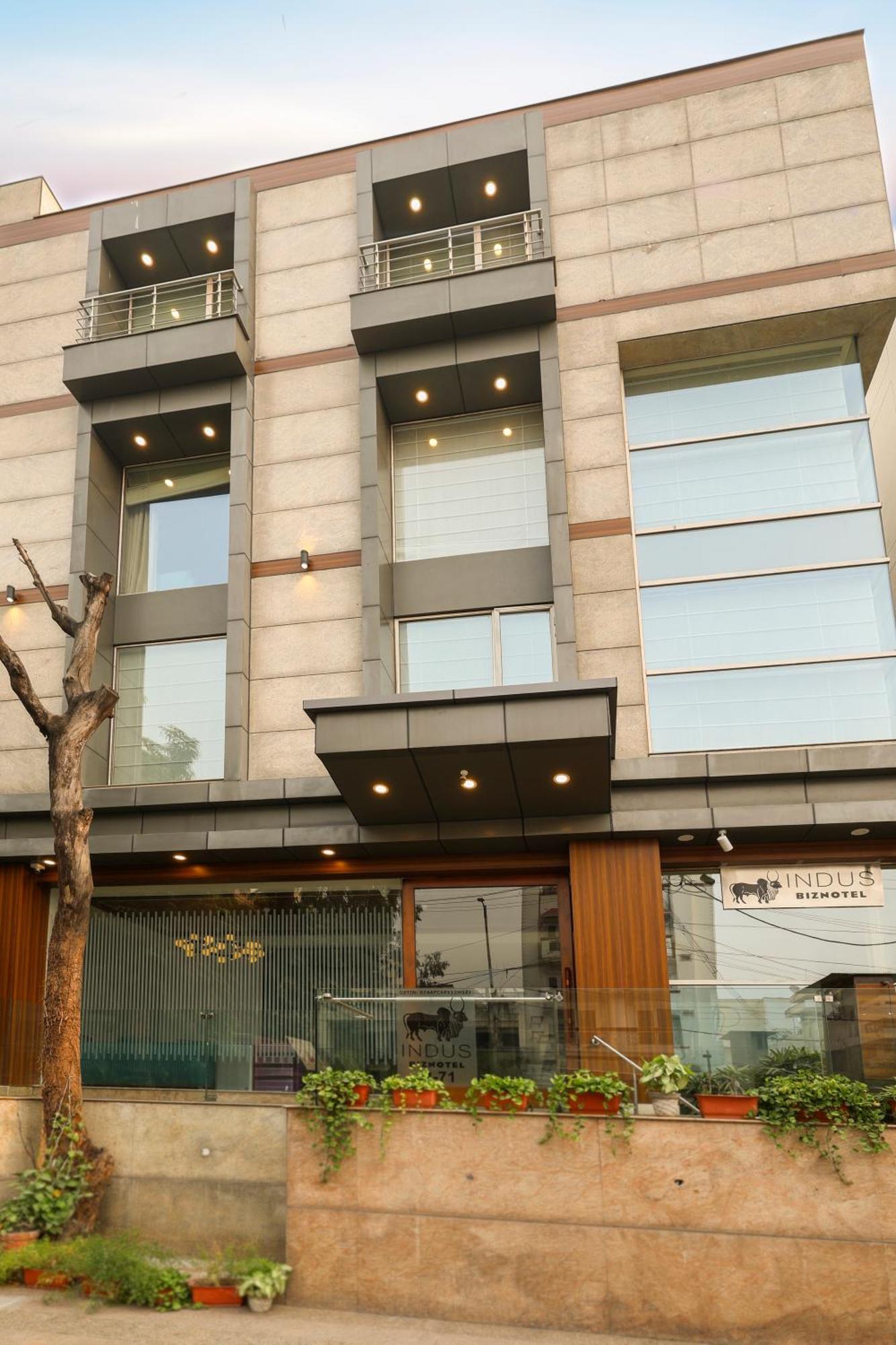 Indus Biznotel Neu-Delhi Exterior foto