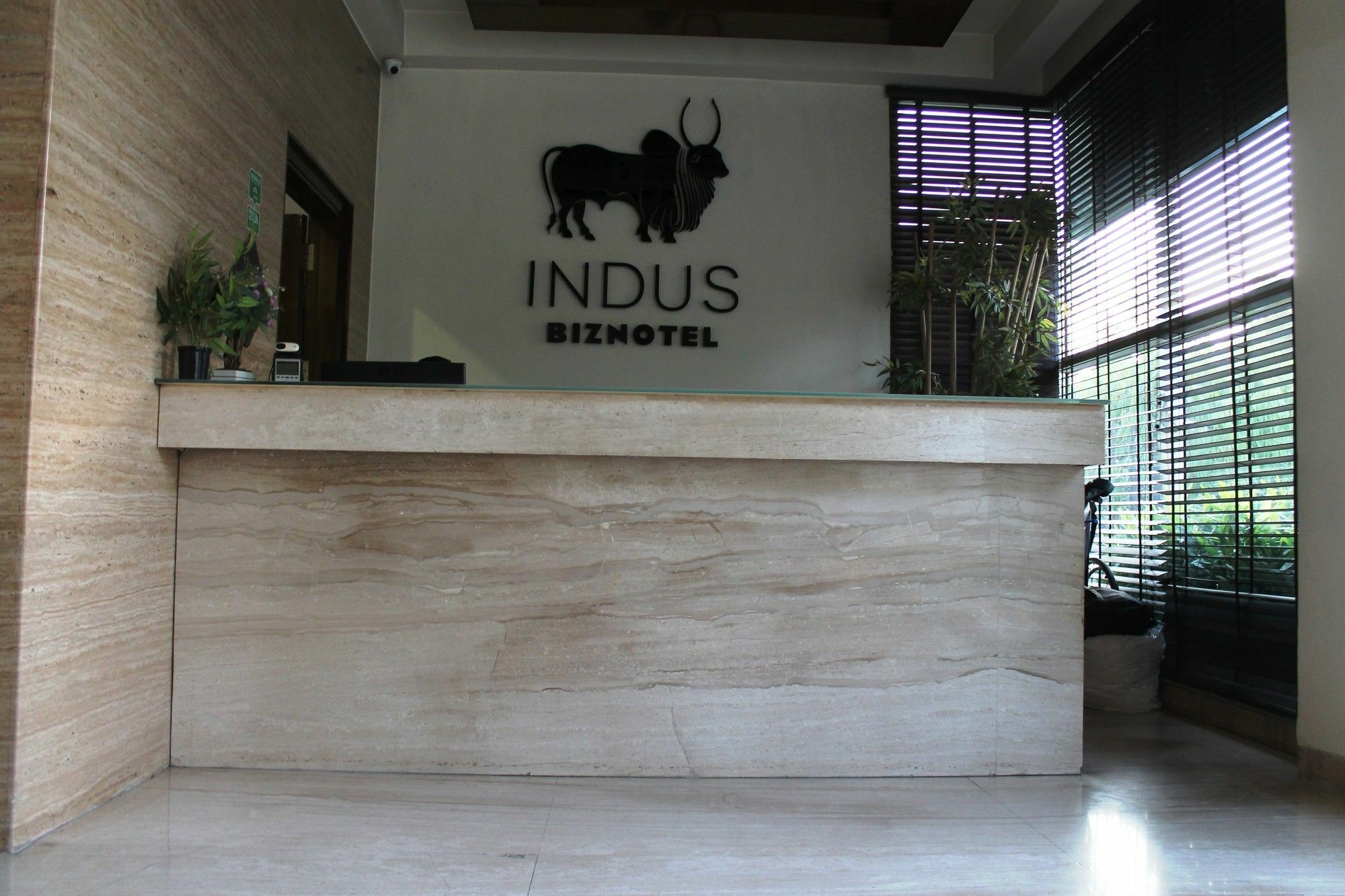 Indus Biznotel Neu-Delhi Exterior foto